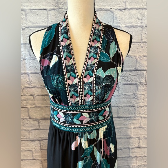 Chic Black Maxi Dress with Pink and Teal Floral Design - Picture 3 of 6